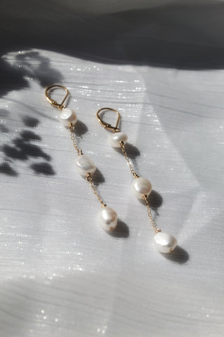 Akari Pearl Earrings