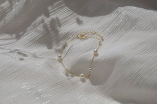 Nami Floating Pearl Bracelet