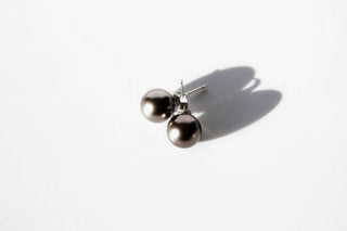 Tsukikage Pearl Stud